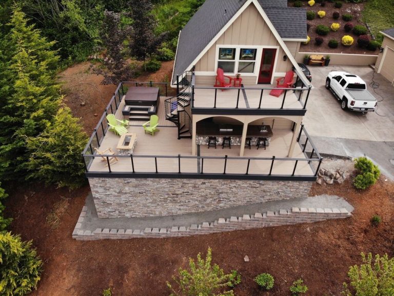 Ariel view of a mulit level deck